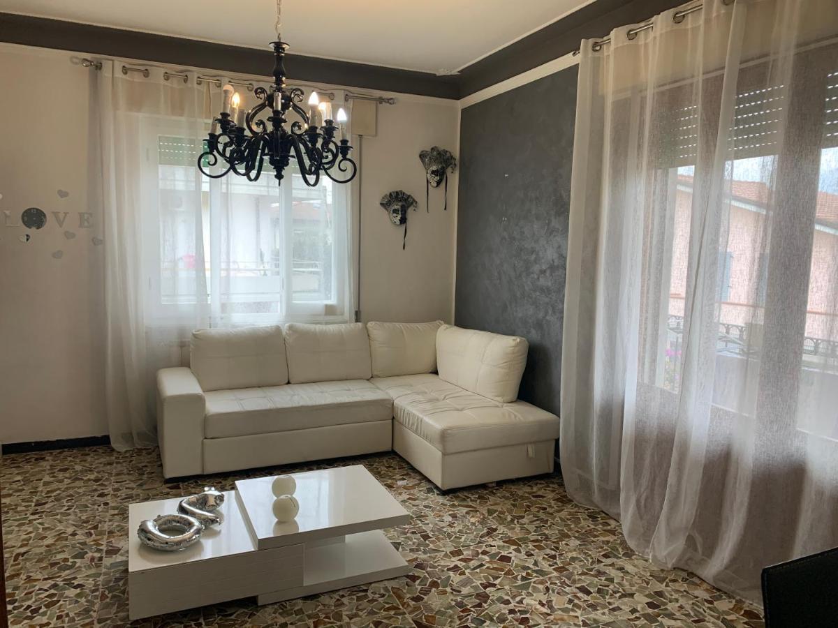 La Casa Di Vale Apartment Marina di Massa Luaran gambar